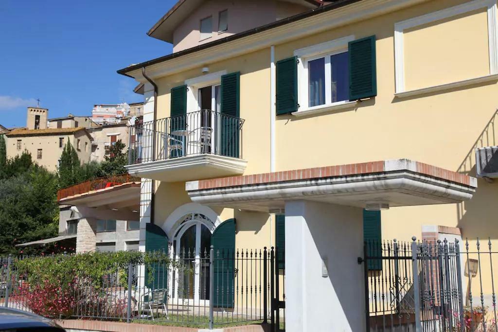 Отель A Casa Di Desideria Монсамполо-дель-Тронто Экстерьер фото
